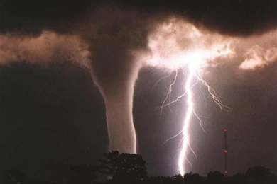 Free Desktop Wallpaper, Tornado Lightning