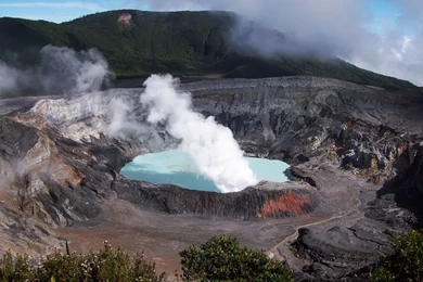 Poas_volcano_wallpaper_costa_rica_world_wallpaper_1280_1024_1794.jpg