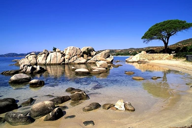 Beautiful Rock Covered Beach   HD Wallpapers