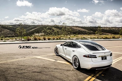 TESLA MODEL S Wallpapers