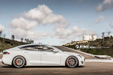 TESLA MODEL S Wallpapers
