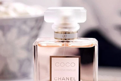 Chanel Coco Mademoiselle Perfume 640x1136.jpg