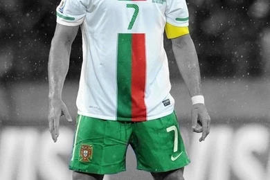 Download Cristiano Ronaldo Colorful Uniform Wallpapers For iPhone 4