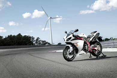 Yamaha R1 Wallpapers Free
