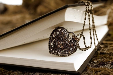 Pendant Heart Book Chain Hd Wallpapers Wallpapers
