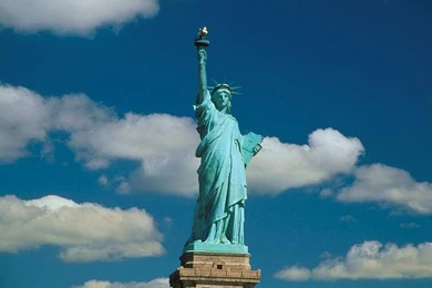 Statue Of Liberty New York City 1024x768 Wallpaper.jpg