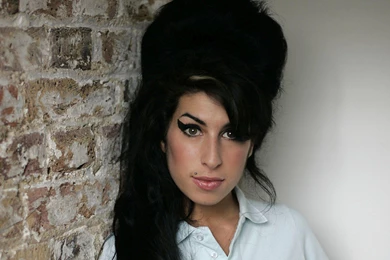 Amy Winehouse At The Brick Wall HD Desktop Wallpapers : Widescreen ...