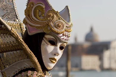 Download Wallpapers 3840x2160 Mask, Outfit, Venice, Masquerade 4K ...