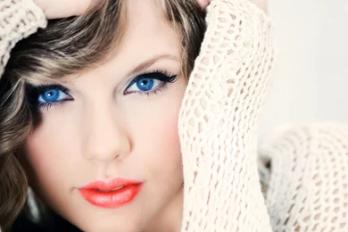 Blue Eye And Red Lips Of Taylor Swift American Songwriter HD ...