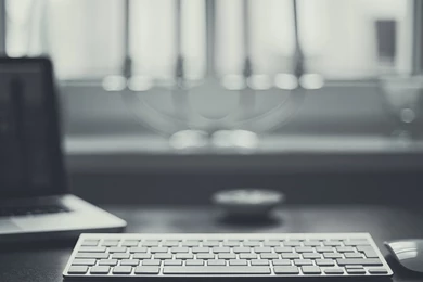 Mac Gadgets On A Desk Wallpapers Free Desktop Backgrounds And ...