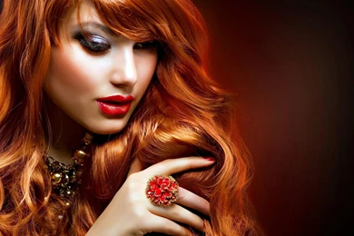 Amazing Women Wallpapers