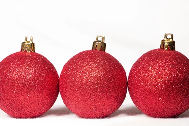 Silver Christmas Bauble In Silk Desktop Wallpapers 24310