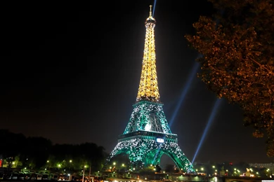 Eiffel Tower At Night Wallpapers HD Resolution