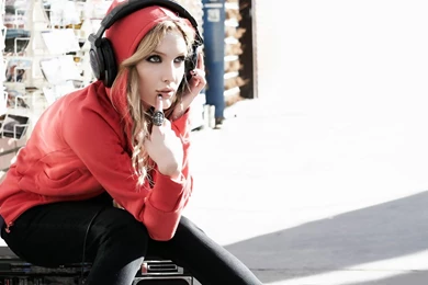 Ashlee Simpson Blonde Wallpapers