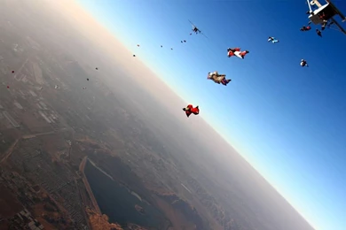 1366x768 Skydivers Wallpapers