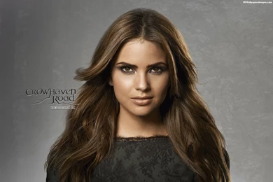 Shelley Hennig Desktop Wallpapers