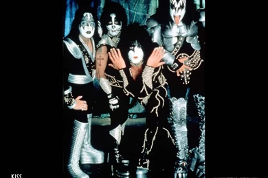 HD Desktop Wallpaper: Kiss Wallpapers