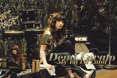 PhoneGames For > Demi Lovato Wallpapers 2