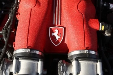 640x960 Ferrari California Engine Iphone 4 Wallpapers