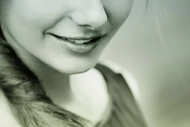 Girls Wallpapers For iPhone 4