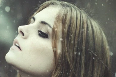 Snow Girls Wallpapers For iPhone 4