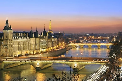 Paris On The Banks Of The Seine River, France Beautiful Photos ...