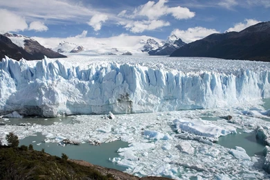 Perito_moreno_glacier_wallpaper_argentina_world_wallpaper_1680_1050_widescreen_1771.jpg