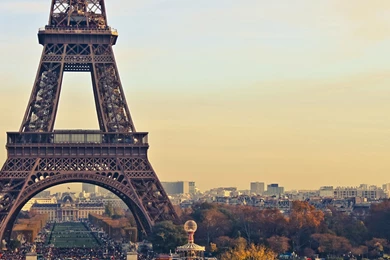 2560x1440 Eiffel Tower Backgrounds Wallpapers