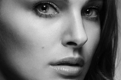Download Natalie Portman In Black & White HD Wallpapers For iPhone ...