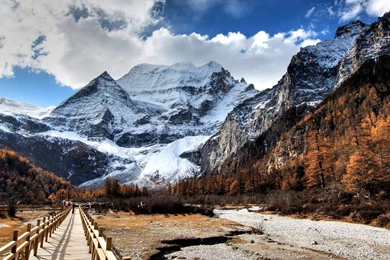 Wallpaper: Snow Mountains Wallpapers