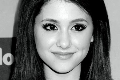 Download 1366x768 Ariana Grande With Black Hair Wallpapers