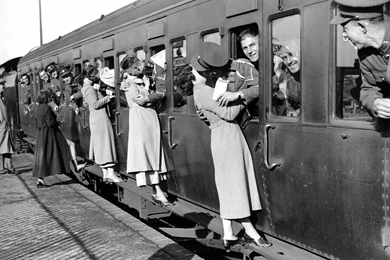 35 HD Black & White Widescreen Backgrounds