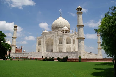 Mausoleum Mosque Of Taj Mahal In Agra Wallpapers And Images ...