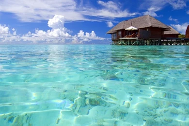 1366x768 Maldives Beach Resorts Wallpapers