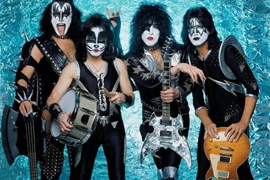 Kiss   Impending.co