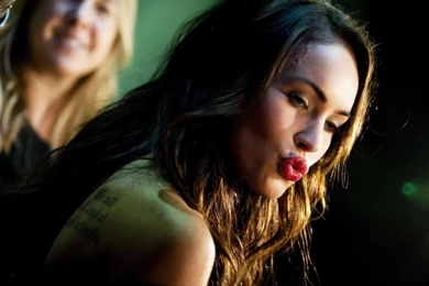 Megan Fox Kiss Desktop Wallpapers