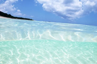 Clean Sea Water 1280 X 1024 Wallpapers