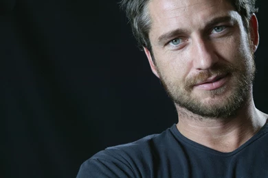 2880x1800 Actor Gerard Butler Wallpapers
