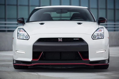2016_nissan_gtr_4.jpg