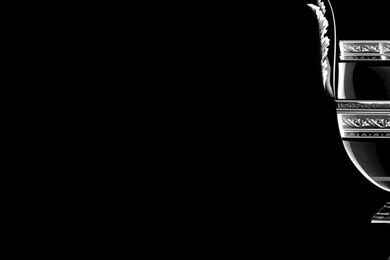 640x960 Black Vase Iphone 4 Wallpapers