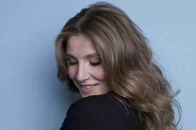 Sarah Chalke In A Black Top Wallpapers