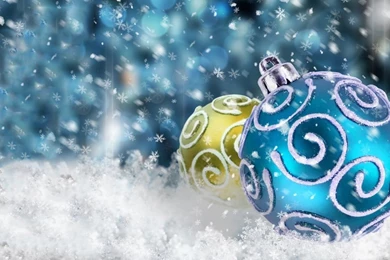 1366x768 Christmas Tree Bauble Wallpapers