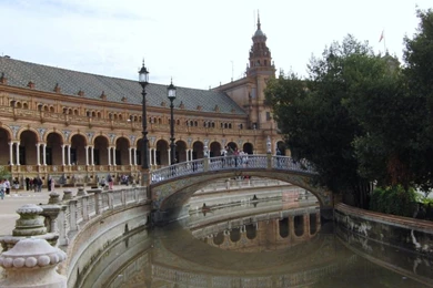 1024x768 Seville Spain Square Desktop PC And Mac Wallpapers