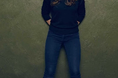 Alison Brie Mobile Wallpapers