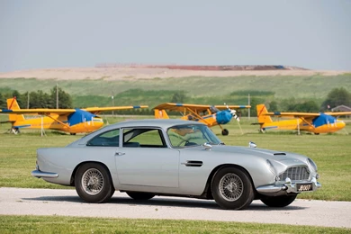 Aston martin db5 wallpaper.jpg