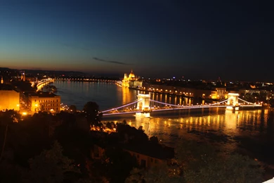 Budapest background2.jpg