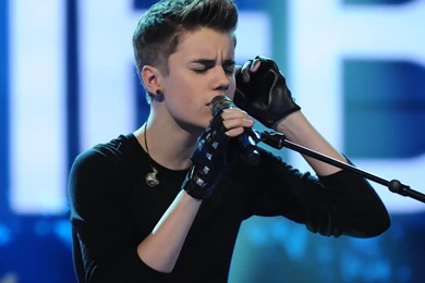 Cupidion: Justin Bieber Cencert Wallpaper Images