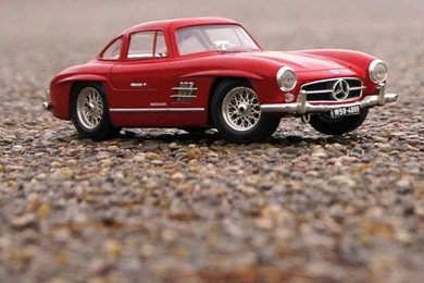 Android phone wallpaper cute 1080x1920 bens toy car.jpg