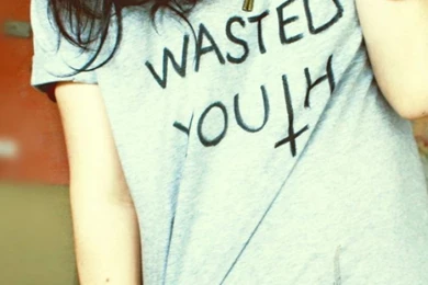 Download Wallpapers 750x1334 Girl, Room, Shirt, Tattoo iPhone 6 HD ...