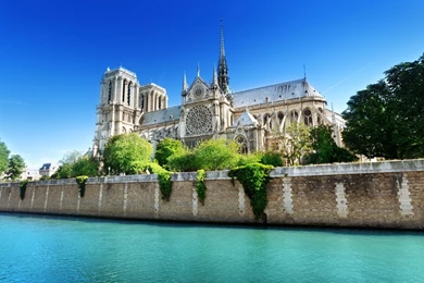 Notre Dame de Paris Wallpaper.jpg